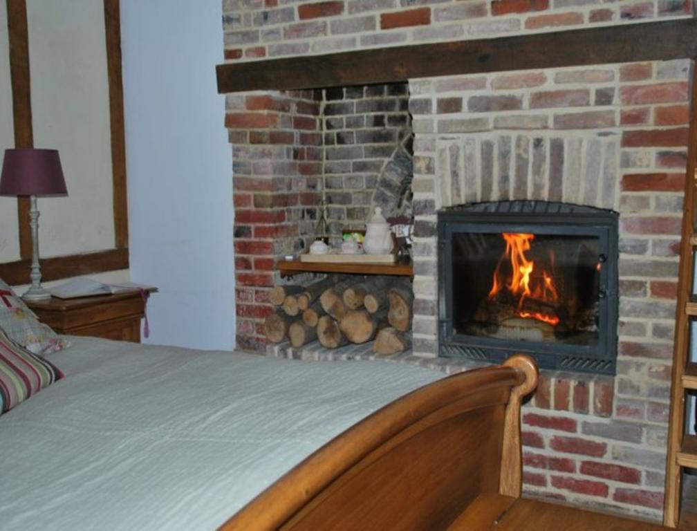 Chambres D'Hotes La Petite Flambee Le Tronquay  Room photo